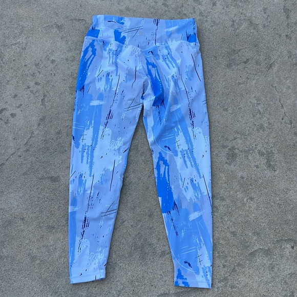 BuffBunny Women's Blue/Grey Splatter Design Capri Workout Leggings Size XL - Picture 4 of 6